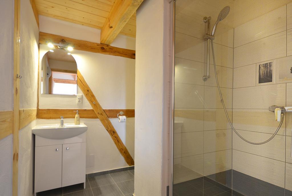 Bauernhof Nad Morzem I Jeziorem Dworek
